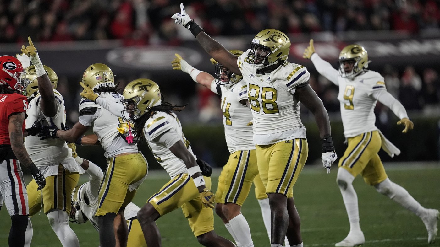Epic! No. 6 Georgia rallies to beat Ga Tech 44-42 in 8 overtimes, bolsters playoff hopes | iNFOnews.ca
