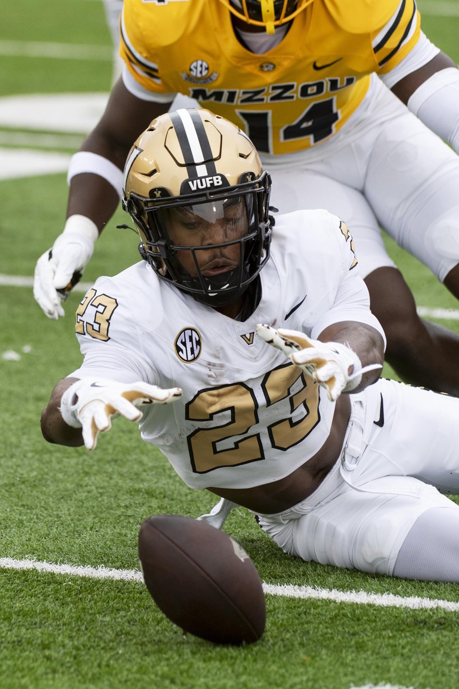 Blake Craig overcomes 3 FG misses, hits in 2OT to deliver No. 7 Missouri 30-27 win over Vanderbilt | iNFOnews.ca Blake Craig overcomes 3 FG misses, hits in 2OT to deliver No. 7 Missouri 30-27 win over Vanderbilt | iNFOnews.ca