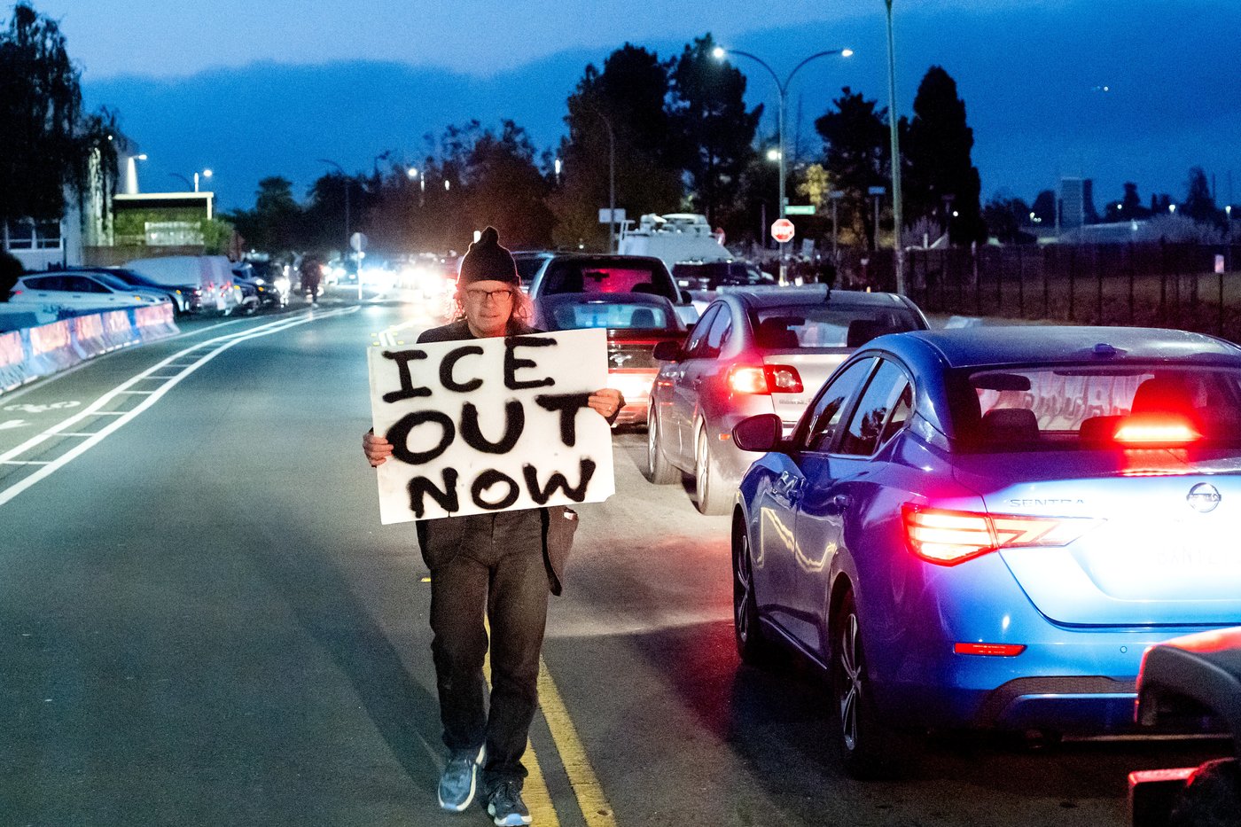 Photos of protesters pushing back on Trump’s plan to surge federal troops to San Francisco | iNFOnews.ca