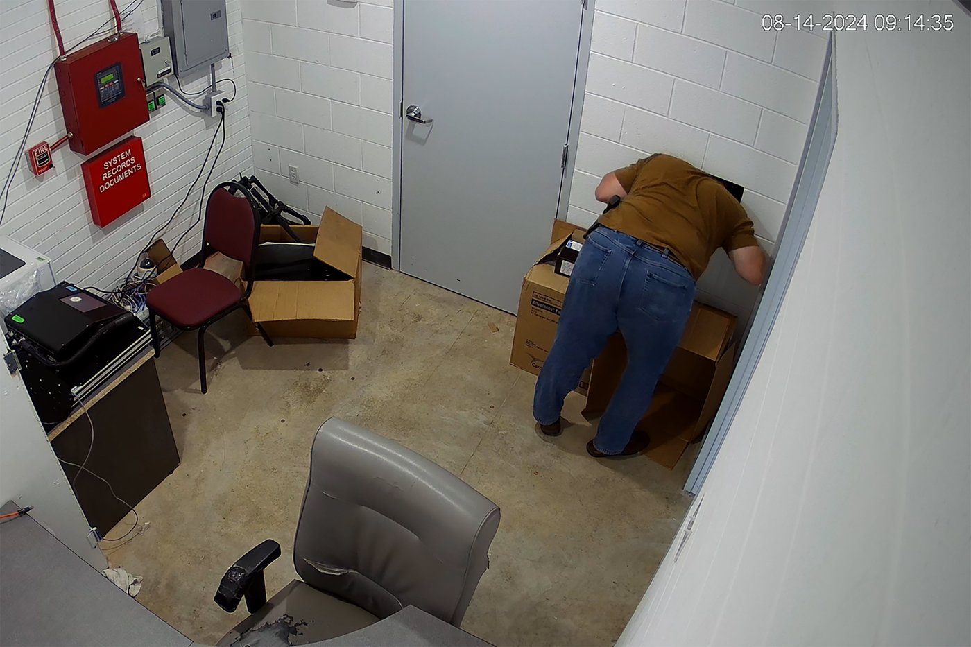 Small Alabama city's police force put on leave after grand jury finds 'rampant' corruption | iNFOnews.ca