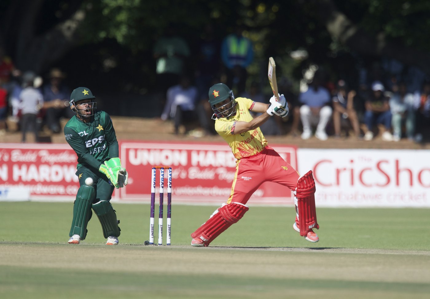 Spinners propel Pakistan to emphatic 57-run win over Zimbabwe in 1st T20 | iNFOnews.ca Spinners propel Pakistan to emphatic 57-run win over Zimbabwe in 1st T20 | iNFOnews.ca