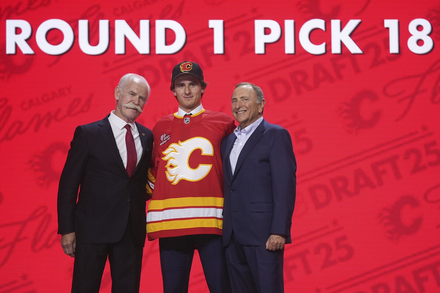 Flames add centre Cole Reschny with 18th overall pick at NHL draft | iNFOnews.ca Flames add centre Cole Reschny with 18th overall pick at NHL draft | iNFOnews.ca