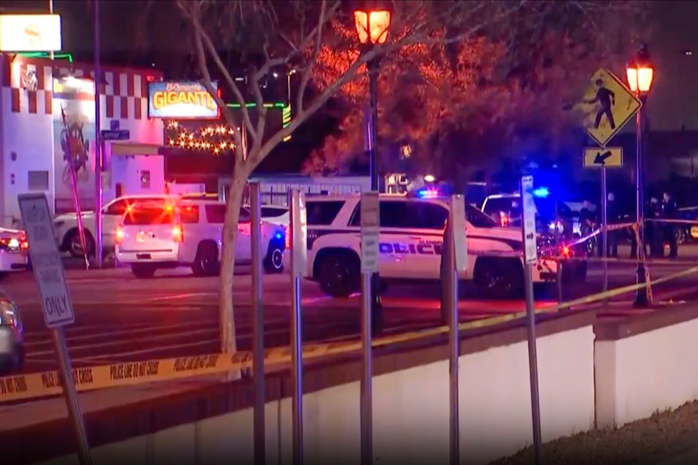 3 dead and 5 injured after a fight led to a shooting at a crowded event in suburban Phoenix | iNFOnews.ca 3 dead and 5 injured after a fight led to a shooting at a crowded event in suburban Phoenix | iNFOnews.ca