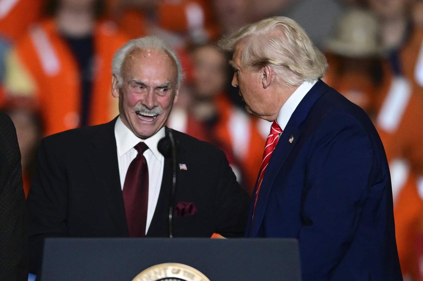 The Pittsburgh Steelers reached out to fans upset that Donald Trump received a jersey at a rally | iNFOnews.ca