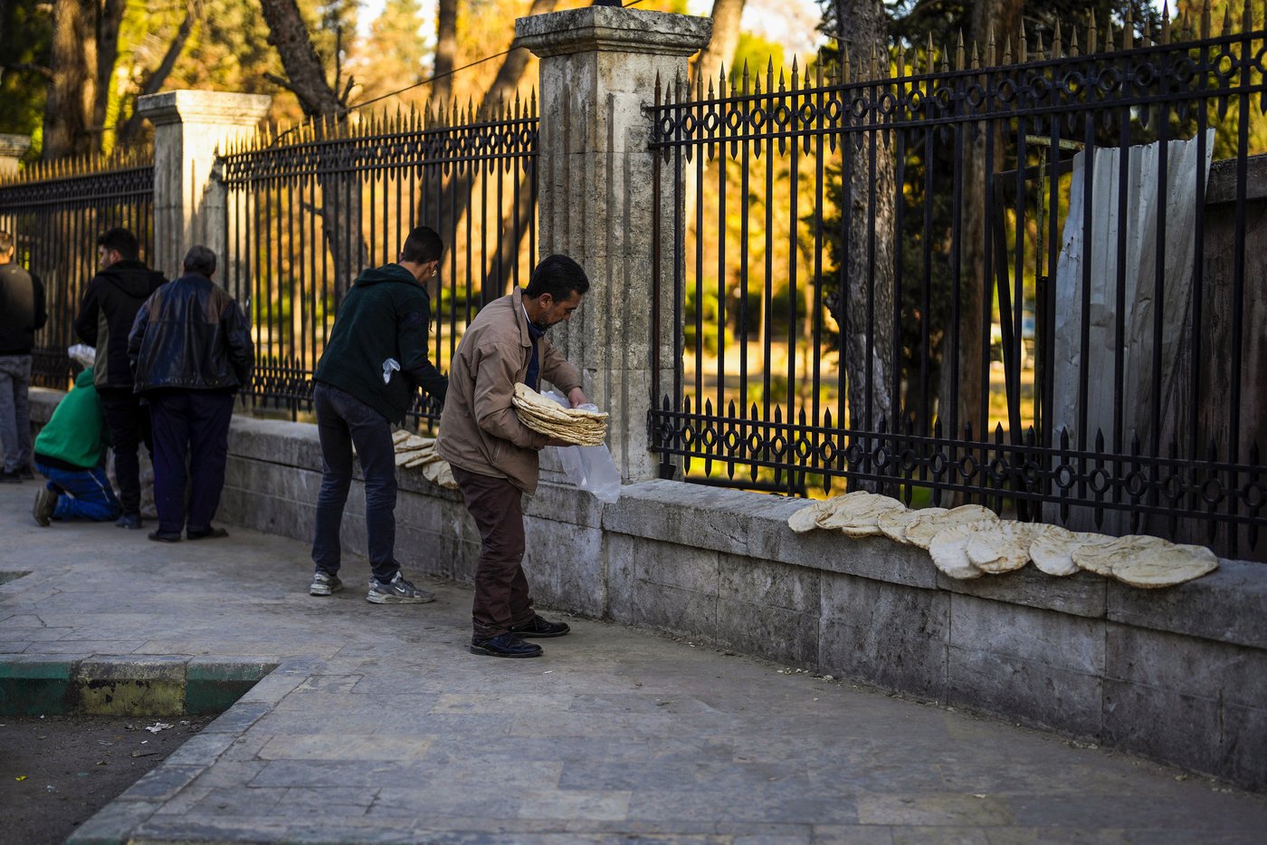The warm Turkish welcome for refugees is ending and Syrians are worried | iNFOnews.ca The warm Turkish welcome for refugees is ending and Syrians are worried | iNFOnews.ca