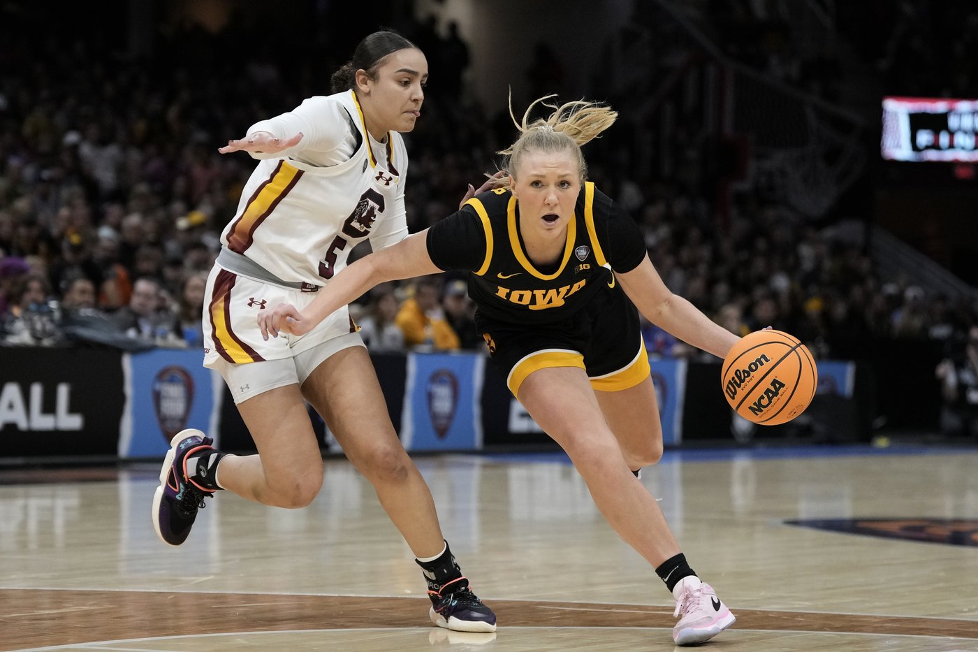 Affolter, a key in Iowa's run to national title game, is out until early November after knee surgery | iNFOnews.ca