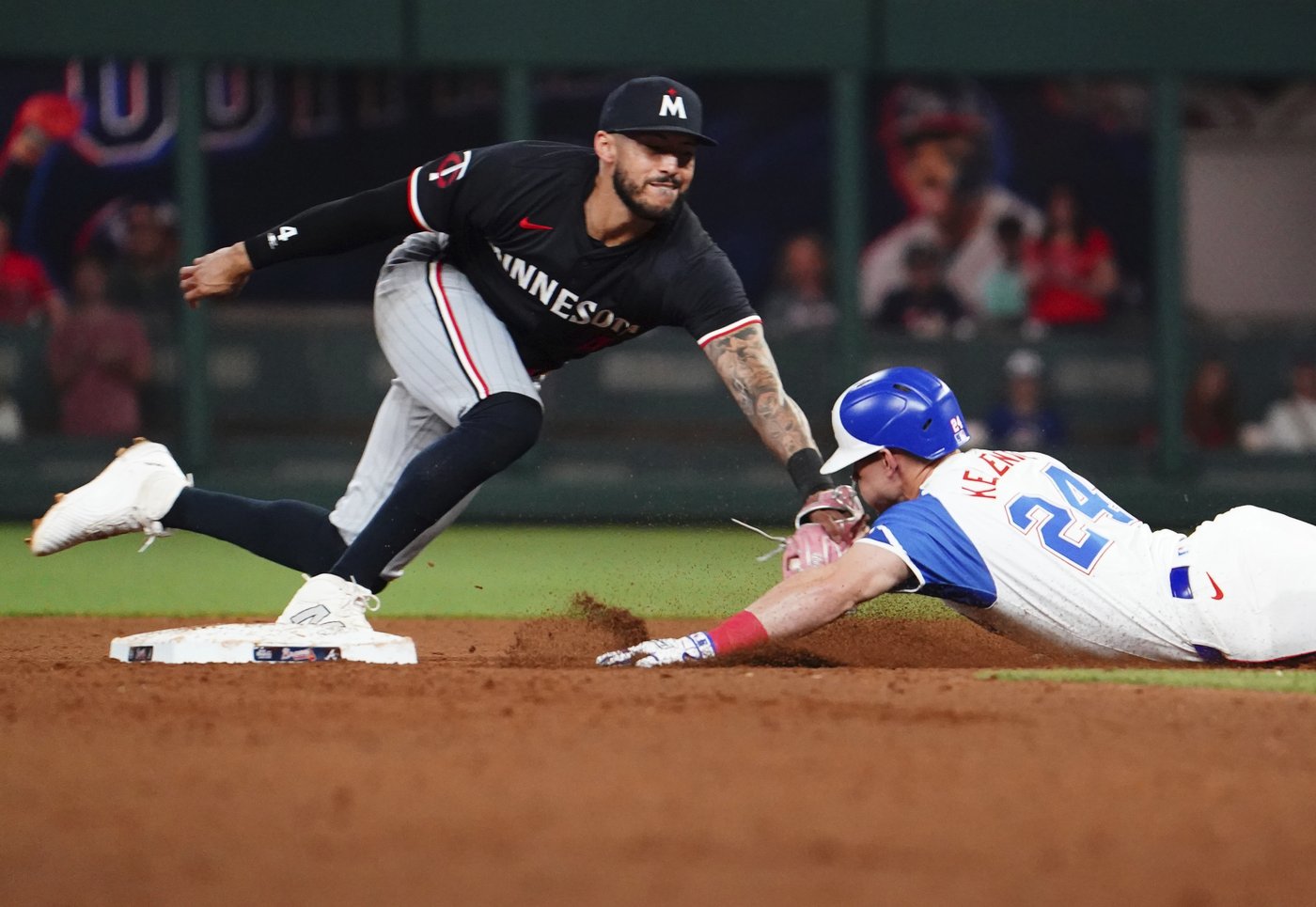 Acuña criticizes Braves manager Snitker's response to Kelenic failing to hustle on long drive | iNFOnews.ca