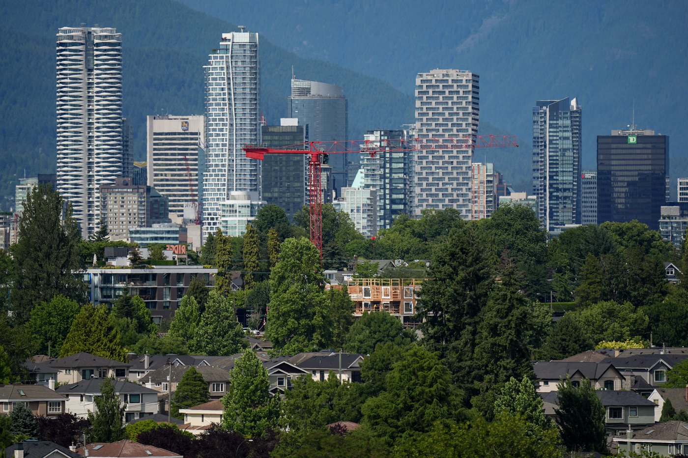 'Kind of stuck': Weak condo market means tough choices for potential move-up buyers | iNFOnews.ca 'Kind of stuck': Weak condo market means tough choices for potential move-up buyers | iNFOnews.ca