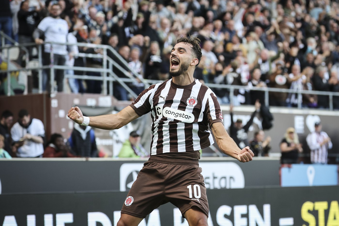 St. Pauli beats Augsburg 2-1 to stay unbeaten in Bundesliga, Bremen routs Gladbach 4-0 | iNFOnews.ca