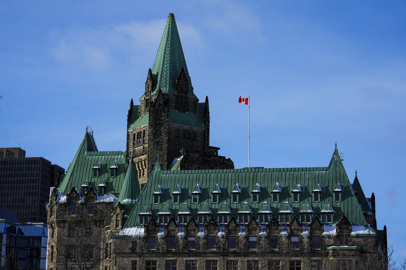 The federal government must revisit its approval of a popular weed-killer, court says | iNFOnews.ca