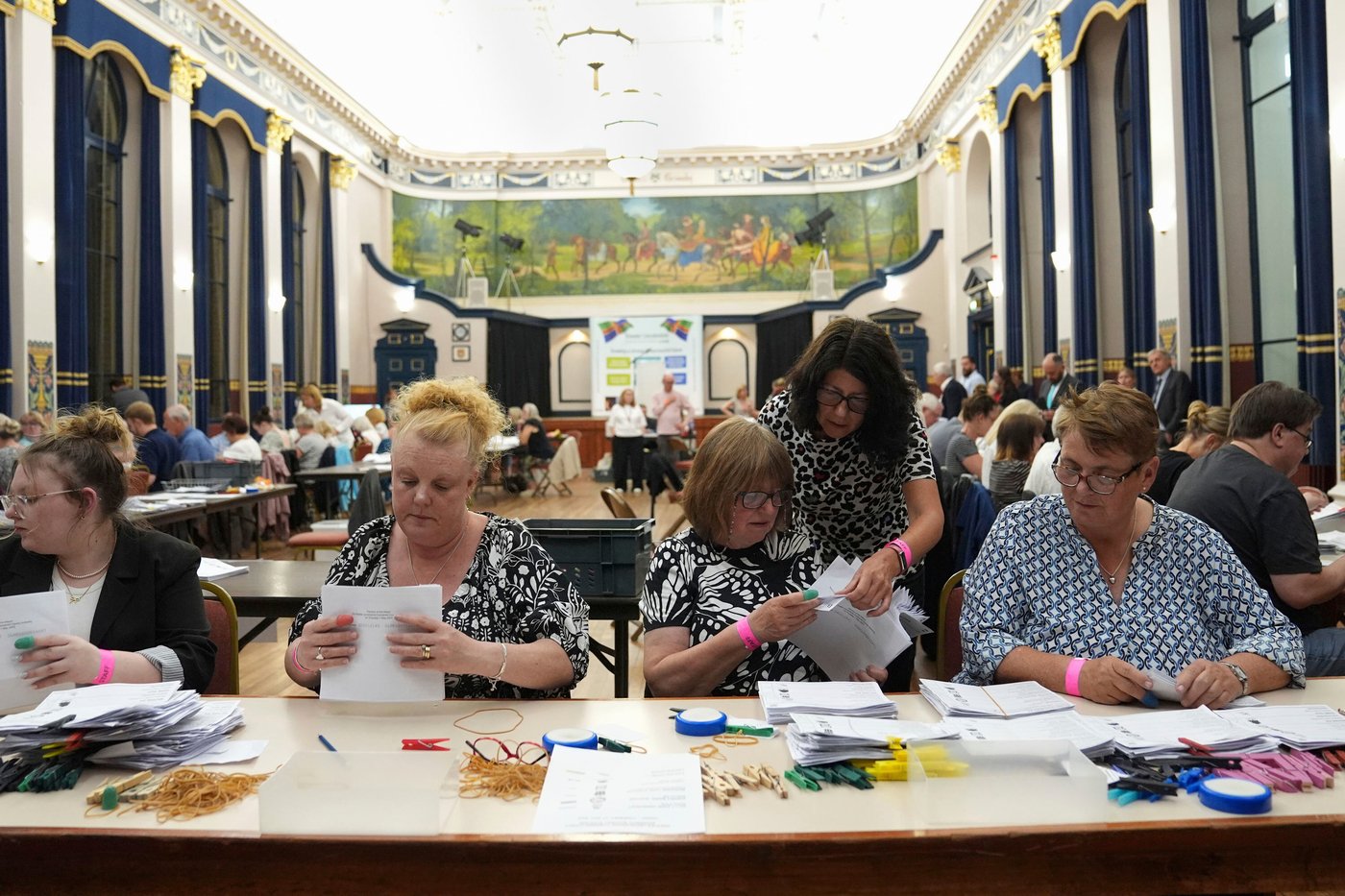 Parts of England vote in local elections, with Farage's Reform UK seeking big gains | iNFOnews.ca Parts of England vote in local elections, with Farage's Reform UK seeking big gains | iNFOnews.ca