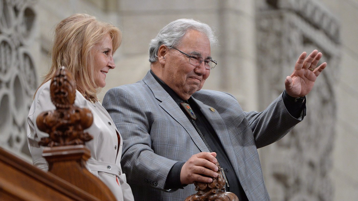 'Beam of light that cut through injustice': Tributes for TRC chair Murray Sinclair | iNFOnews.ca 'Beam of light that cut through injustice': Tributes for TRC chair Murray Sinclair | iNFOnews.ca