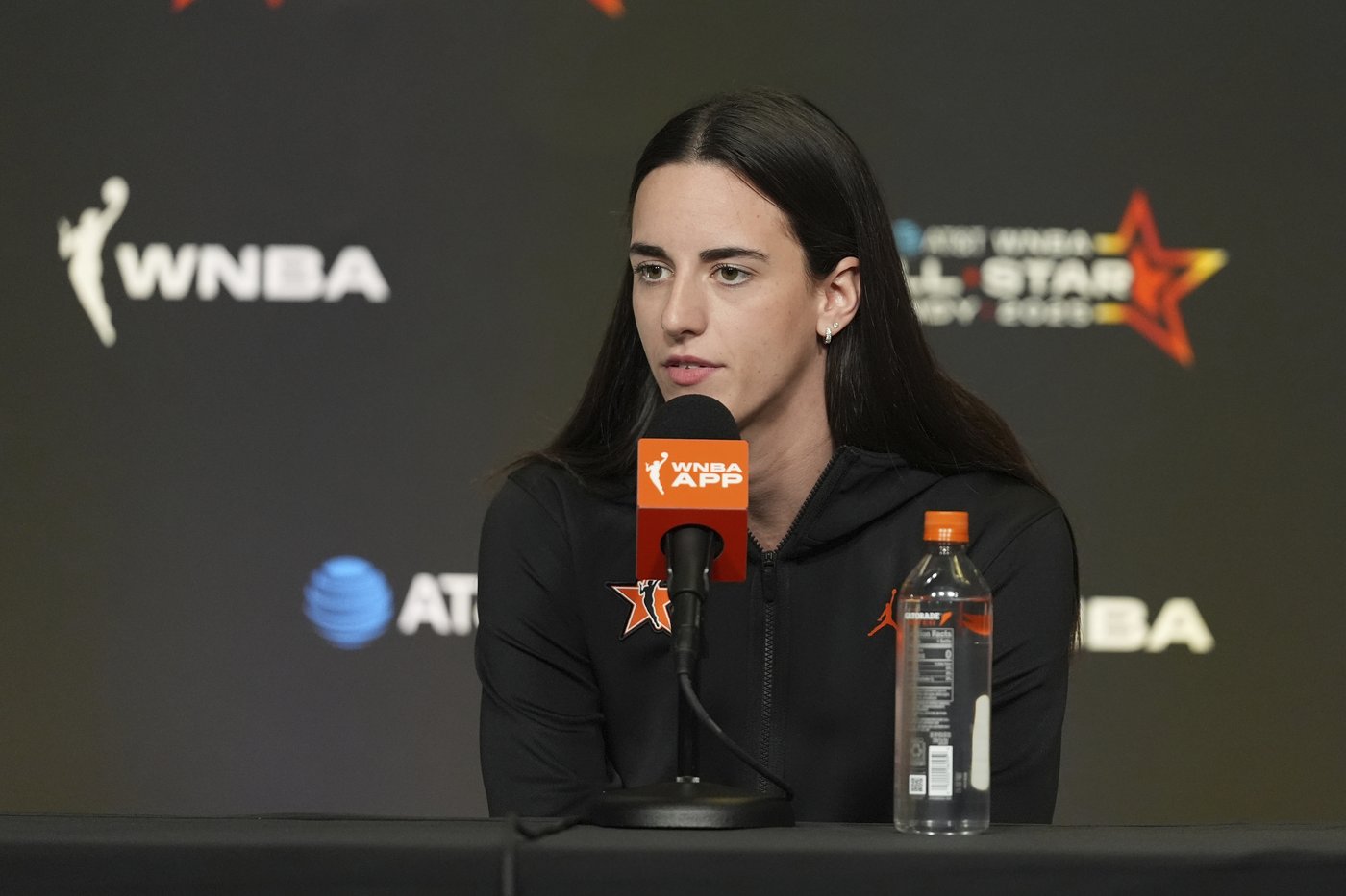 Caitlin Clark makes time for injury treatment while basking in the fun of All-Star weekend | iNFOnews.ca