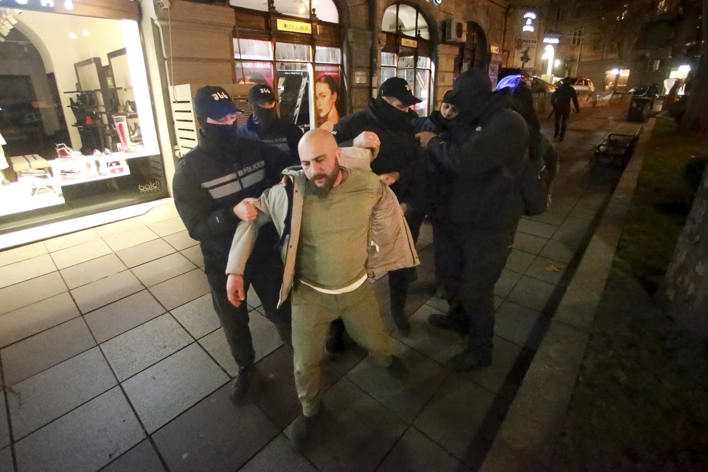 Georgian protesters and police clash after prime minister suspends talks on joining the EU | iNFOnews.ca Georgian protesters and police clash after prime minister suspends talks on joining the EU | iNFOnews.ca