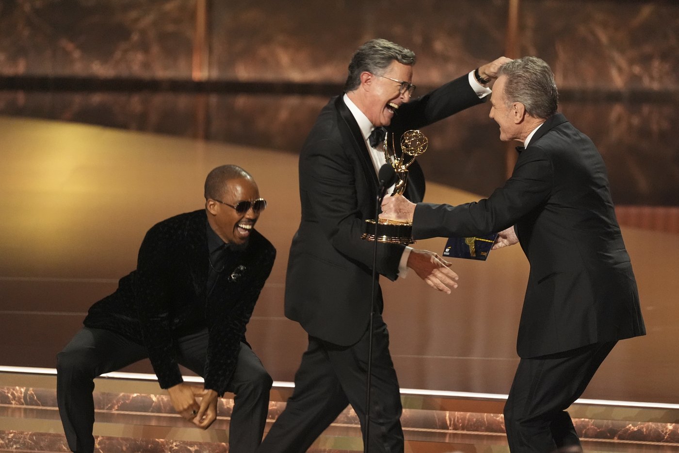 Emmy Awards ratings up 8% with CBS audience of 7.4 million | iNFOnews.ca