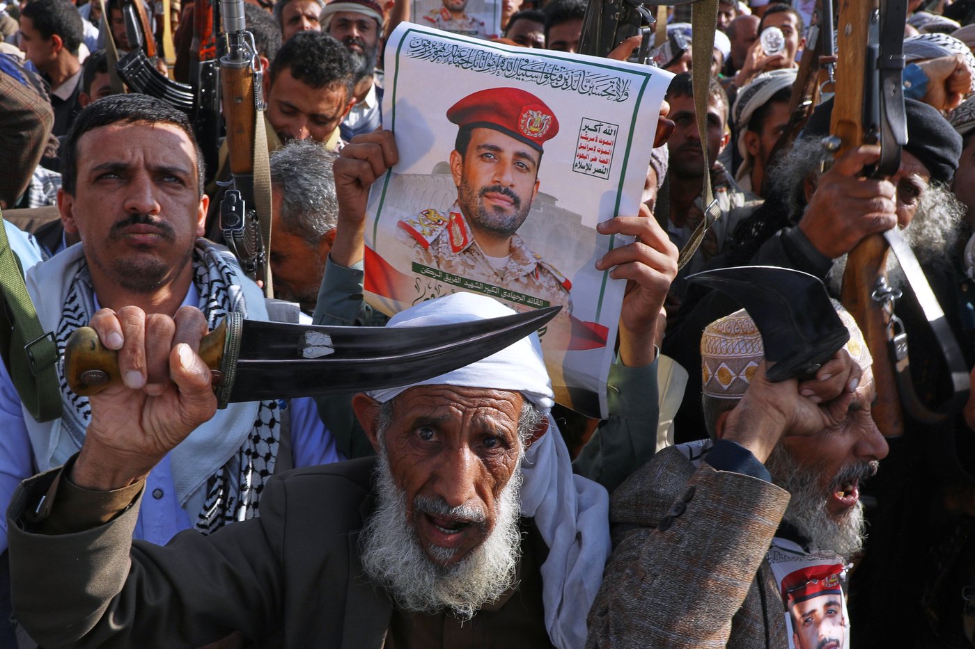 Yemen's Houthi rebels raid a UN facility but all staff are reported safe | iNFOnews.ca Yemen's Houthi rebels raid a UN facility but all staff are reported safe | iNFOnews.ca