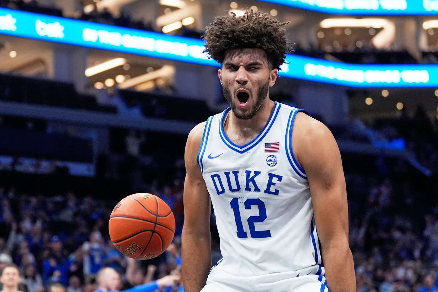 Jon Scheyer challenged top recruit Cameron Boozer at half. The Duke freshman responded in a big way | iNFOnews.ca