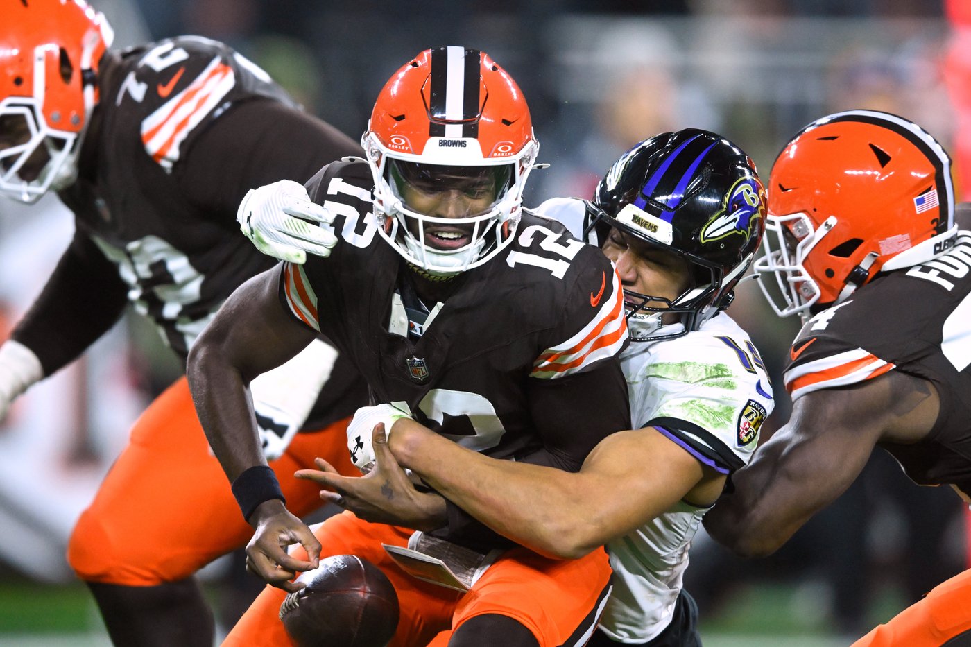 Browns QB Shedeur Sanders has a rough NFL debut after relieving the injured Dillon Gabriel | iNFOnews.ca Browns QB Shedeur Sanders has a rough NFL debut after relieving the injured Dillon Gabriel | iNFOnews.ca