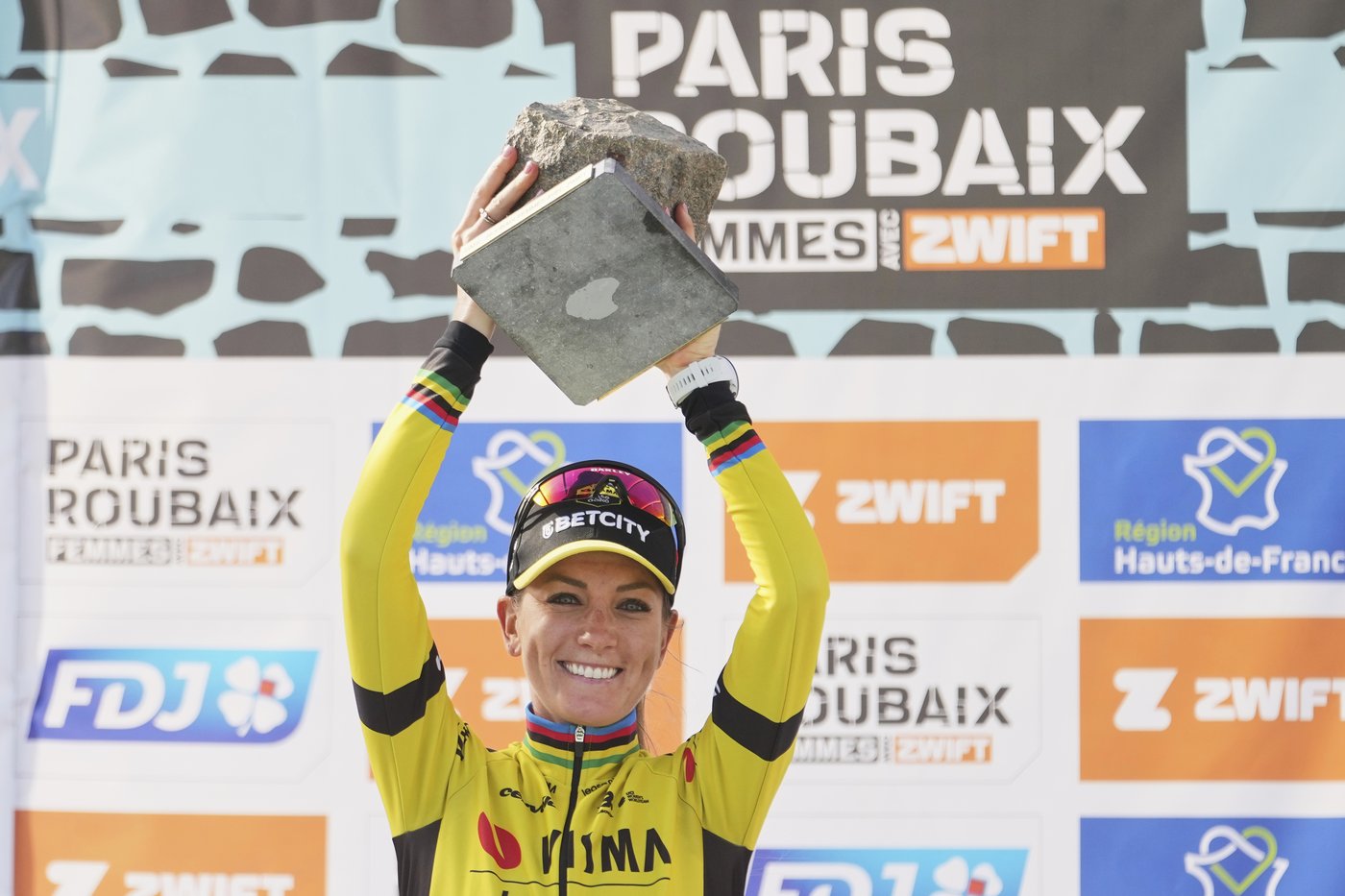 Frenchwoman Ferrand-Prévôt wins Paris-Roubaix women's race for the first time | iNFOnews.ca Frenchwoman Ferrand-Prévôt wins Paris-Roubaix women's race for the first time | iNFOnews.ca