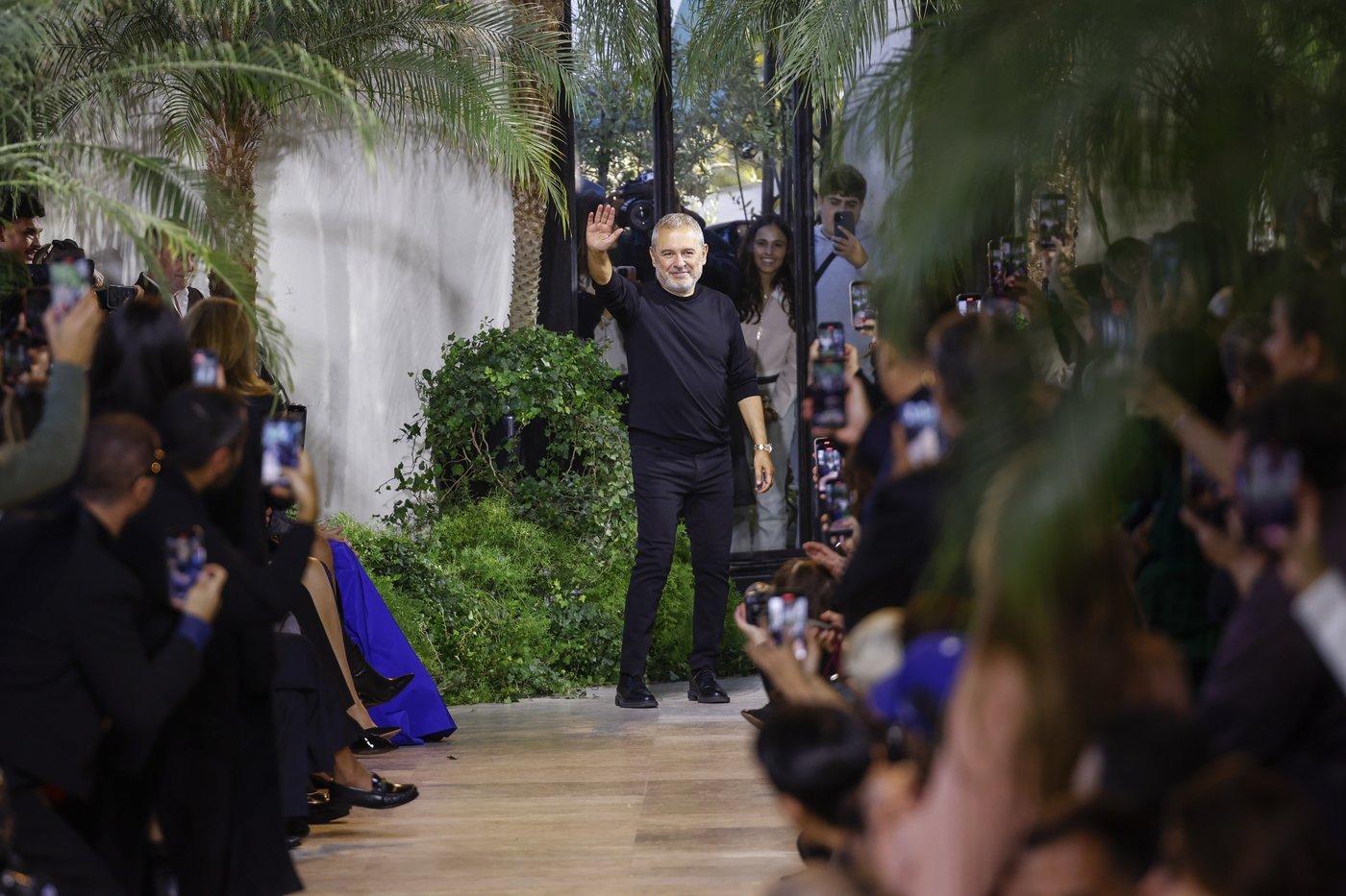 Hermès brings unexpected autumnal hues to its Paris spring collection with a geometric edge | iNFOnews.ca Hermès brings unexpected autumnal hues to its Paris spring collection with a geometric edge | iNFOnews.ca