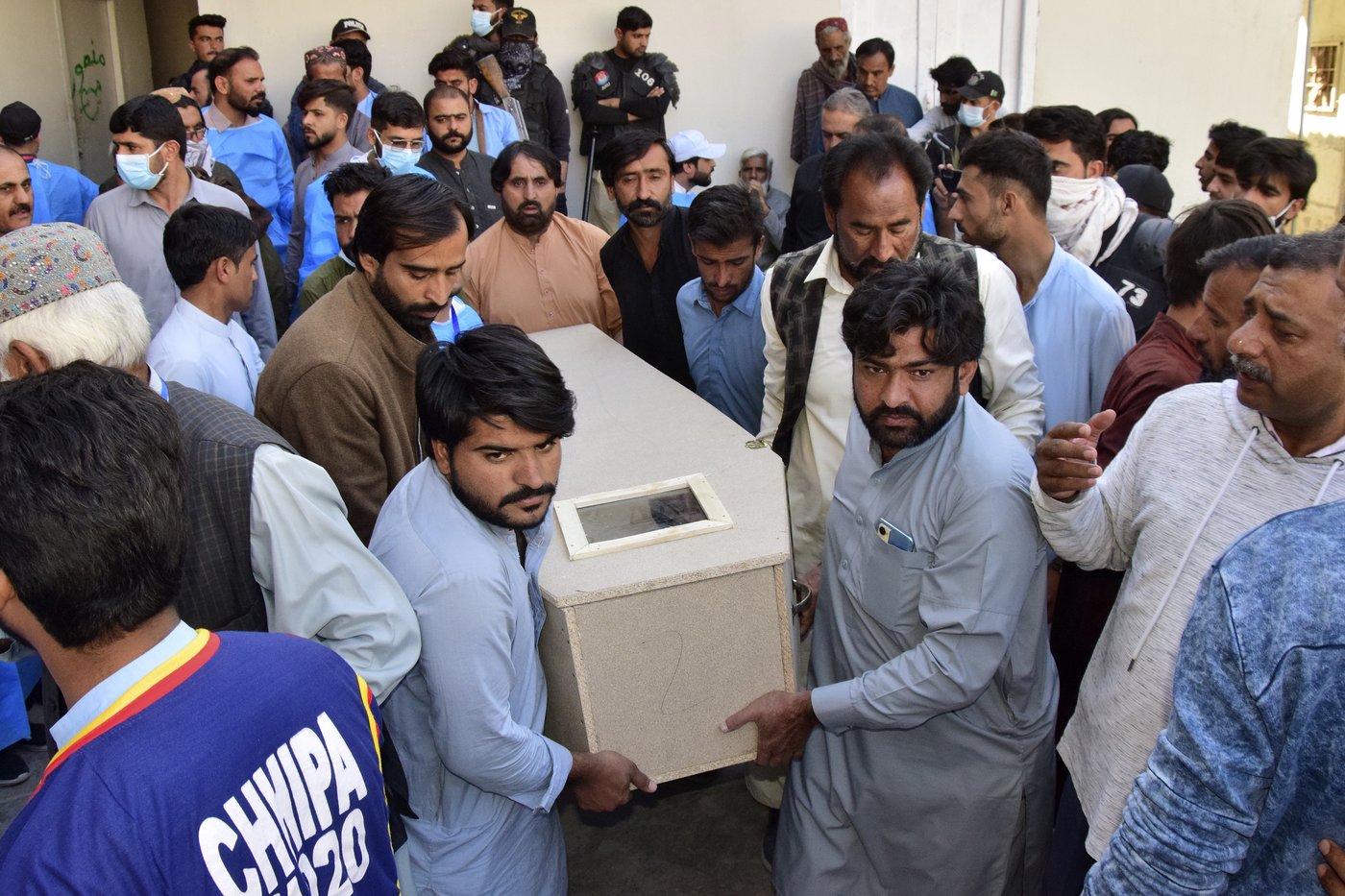 A powerful suicide bombing at a rail station in southwestern Pakistan kills at least 26 | iNFOnews.ca A powerful suicide bombing at a rail station in southwestern Pakistan kills at least 26 | iNFOnews.ca