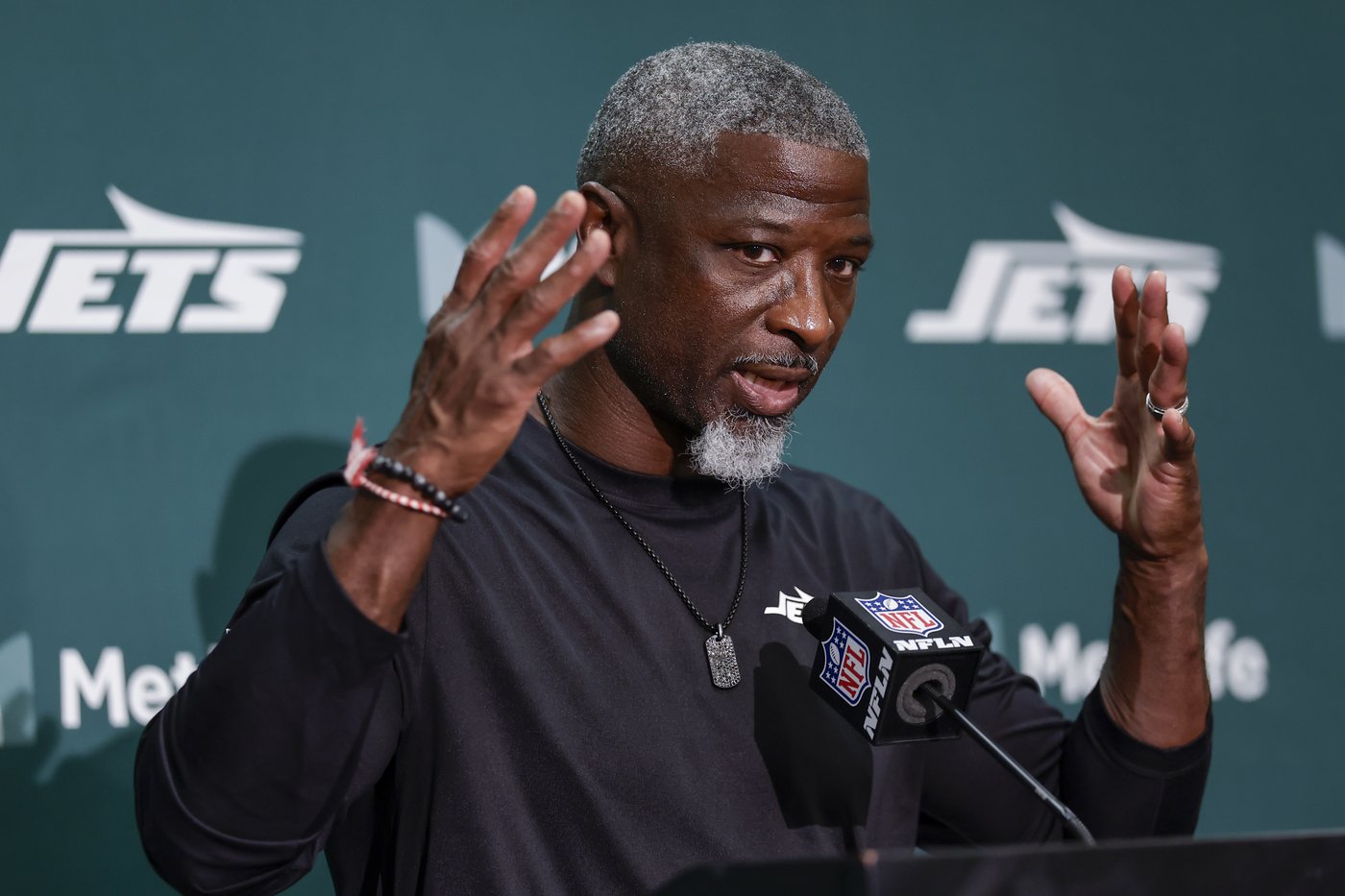 Jets' Glenn says 'the sky's not falling' after 0-2 start as they face undefeated Buccaneers | iNFOnews.ca