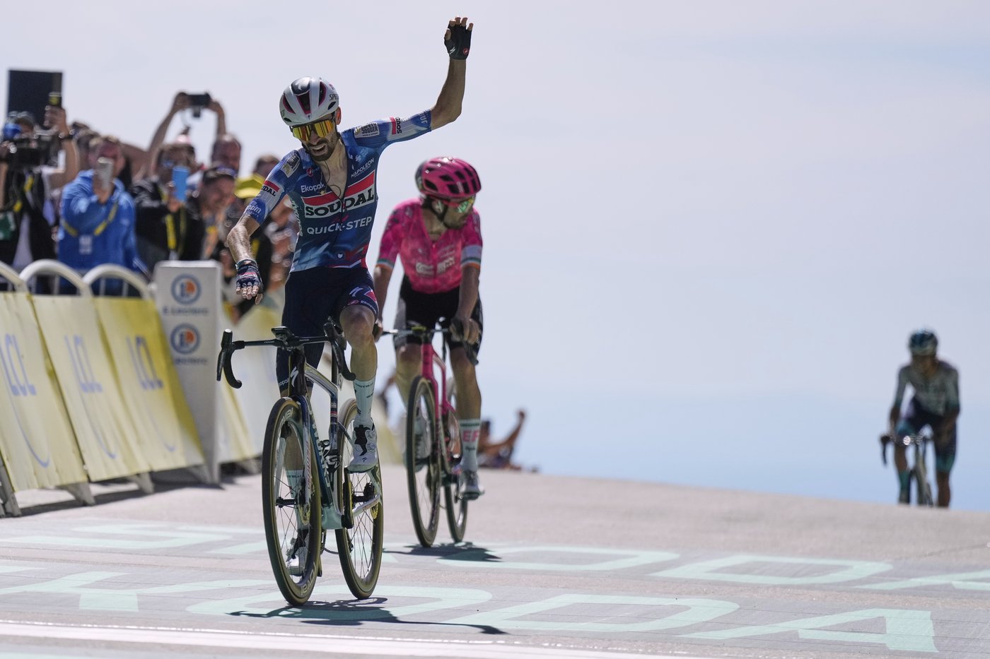 Paret-Peintre wins Tour de France stage on Mont Ventoux, where Pogačar deals Vingegaard another blow | iNFOnews.ca