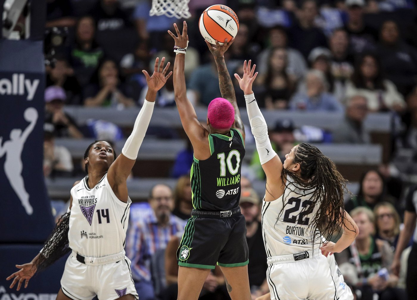 Napheesa Collier's 20 points lead Minnesota Lynx to dominant 101-72 win over Golden State Valkyries | iNFOnews.ca