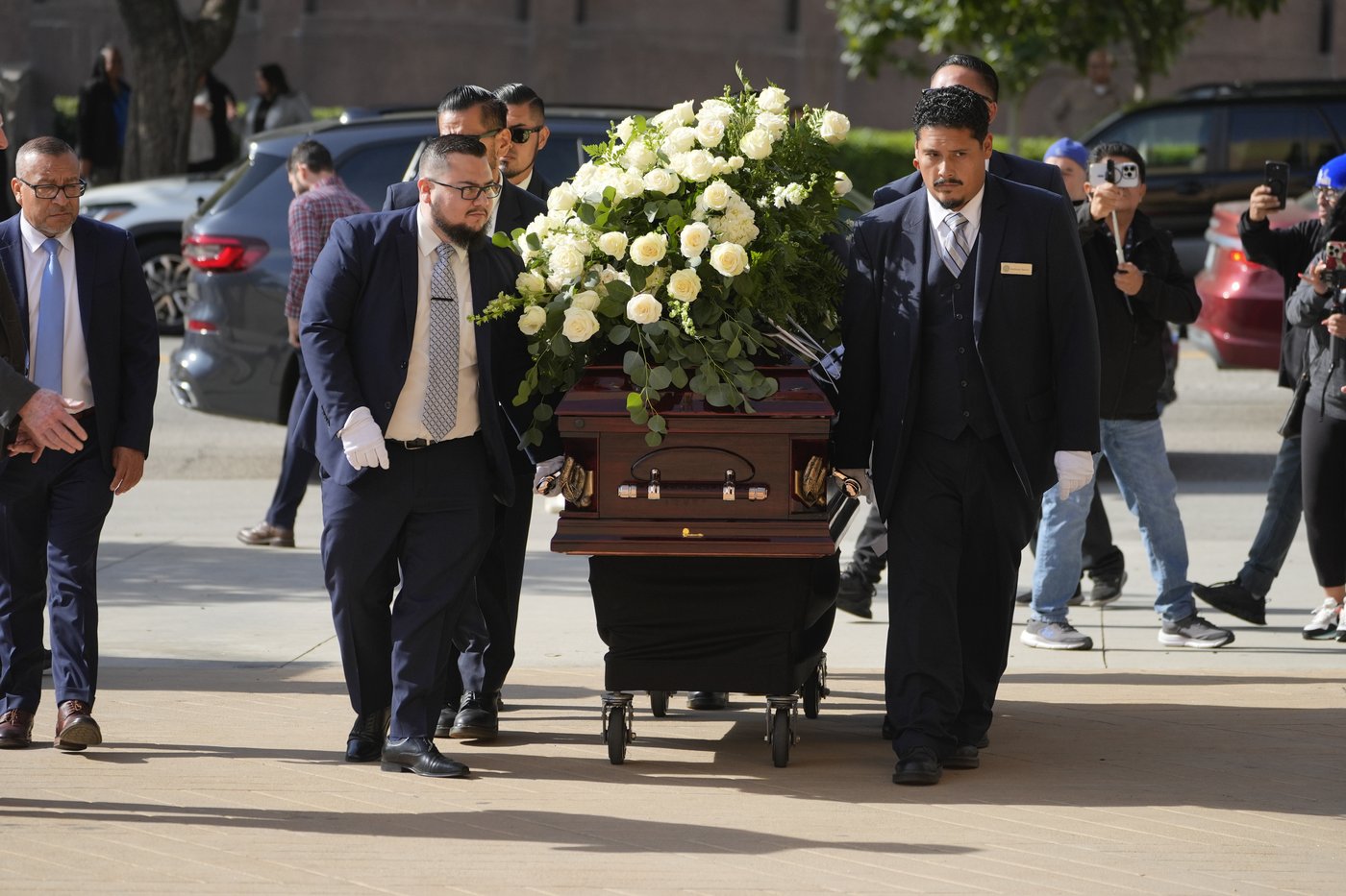 Dodgers star Fernando Valenzuela remembered for having 'the heart of a lion' at his funeral | iNFOnews.ca Dodgers star Fernando Valenzuela remembered for having 'the heart of a lion' at his funeral | iNFOnews.ca