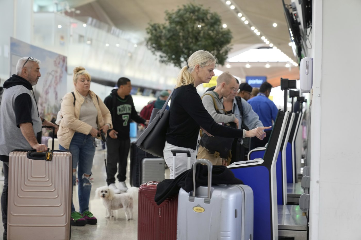 PHOTO COLLECTION: Newark Airport Flight Delays | iNFOnews.ca PHOTO COLLECTION: Newark Airport Flight Delays | iNFOnews.ca