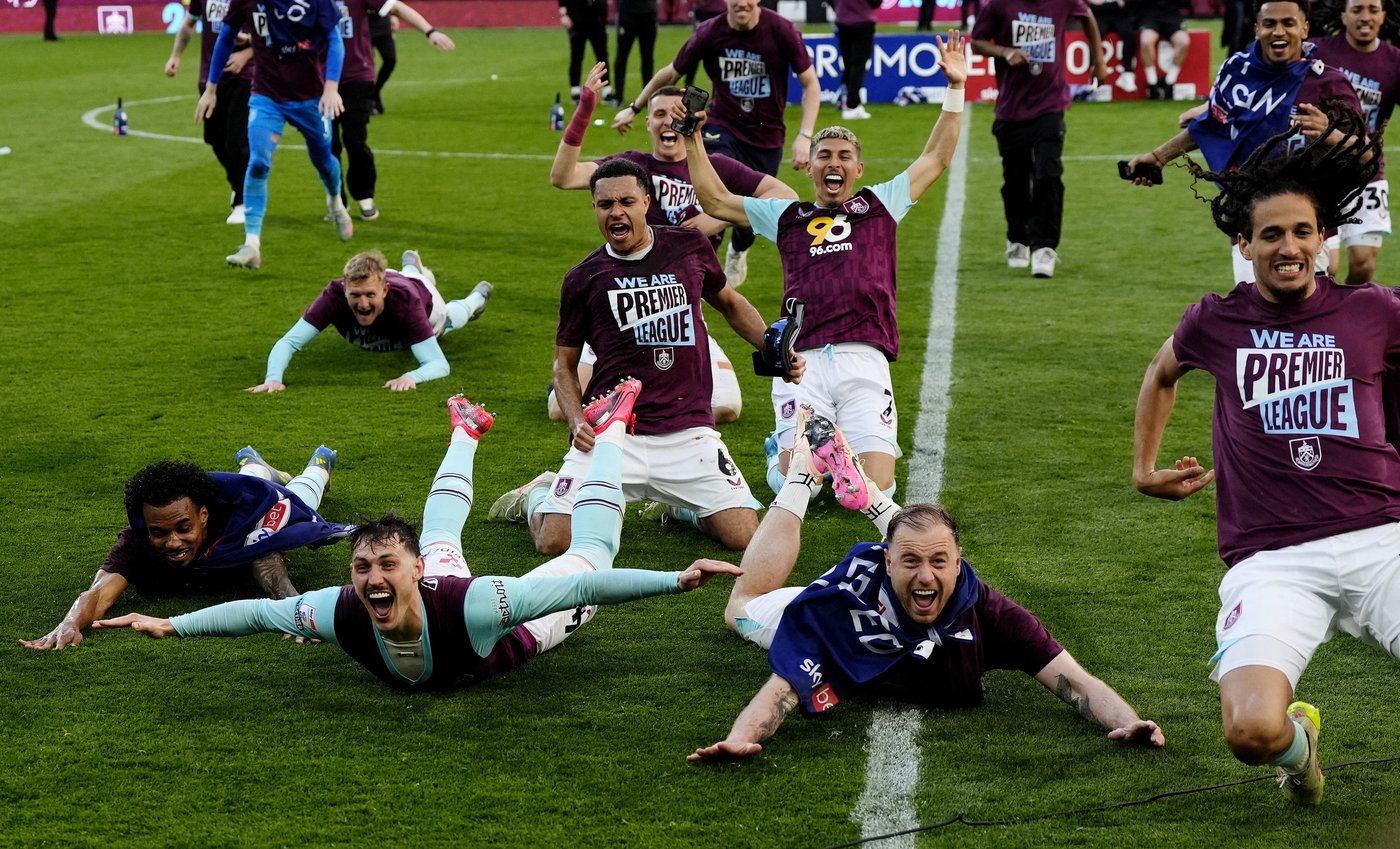 Forest beats Spurs to move into third and Leeds and Burnley win promotion from the Championship | iNFOnews.ca