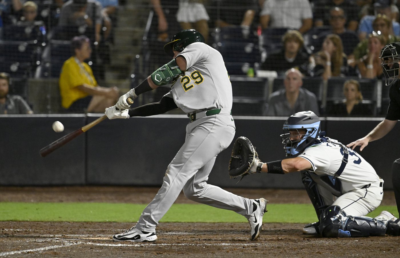 Wynns hits sacrifice fly in the 10th as A's hand Rays 3rd-straight loss 4-3 | iNFOnews.ca