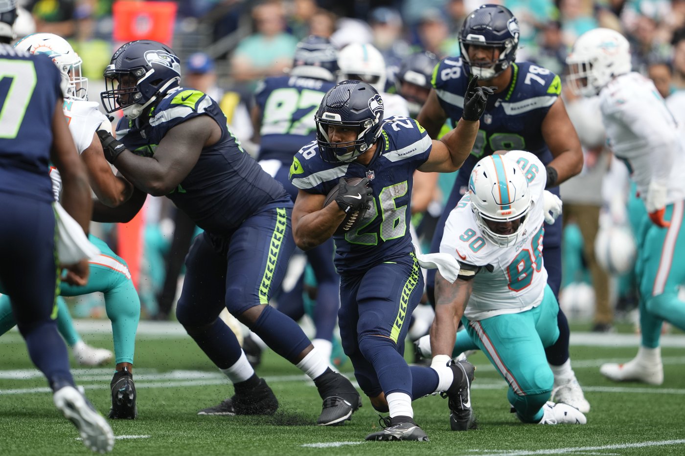 Seahawks roll to 24-3 win over Dolphins as Miami deals with another QB injury | iNFOnews.ca Seahawks roll to 24-3 win over Dolphins as Miami deals with another QB injury | iNFOnews.ca
