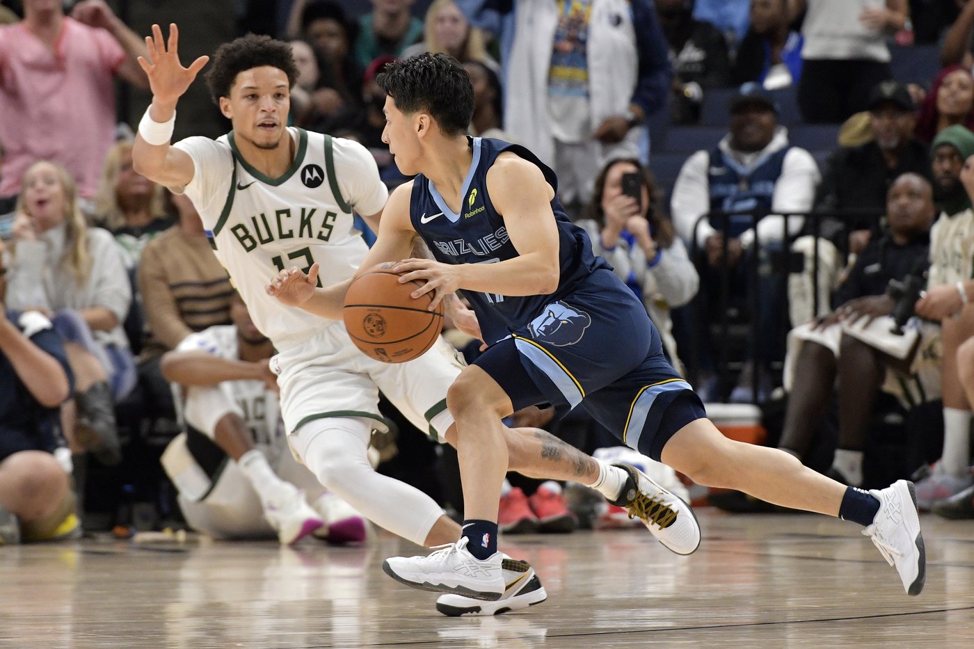 Grizzlies win big over struggling Bucks 122-99 | iNFOnews.ca Grizzlies win big over struggling Bucks 122-99 | iNFOnews.ca