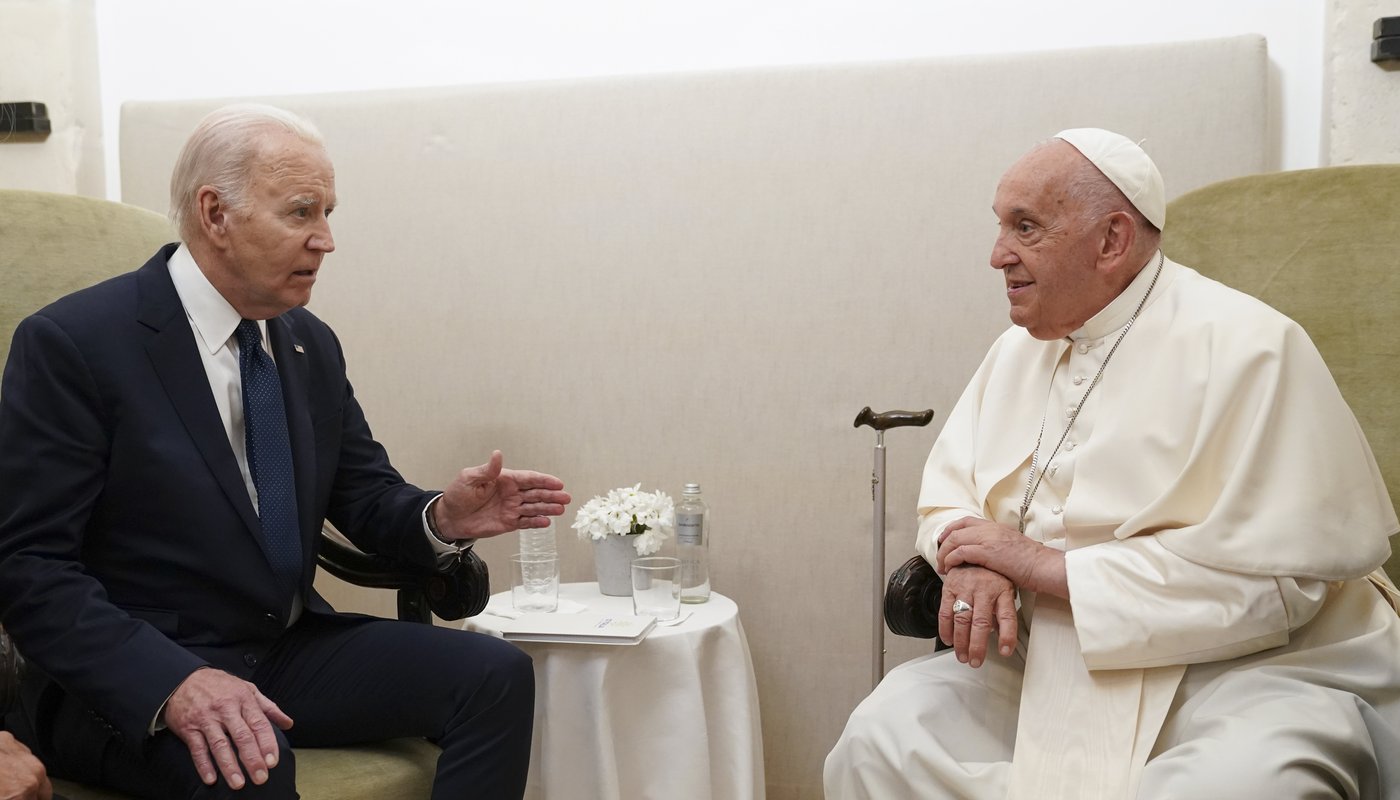 Biden honors Pope Francis with the Presidential Medal of Freedom | iNFOnews.ca
