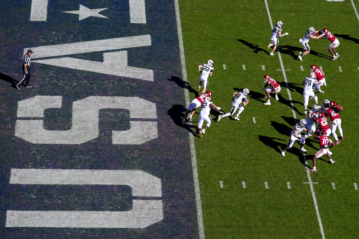 Navy gets 95-yard TD run from Horvath and stops 2-point try to beat Oklahoma in Armed Forces Bowl | iNFOnews.ca Navy gets 95-yard TD run from Horvath and stops 2-point try to beat Oklahoma in Armed Forces Bowl | iNFOnews.ca