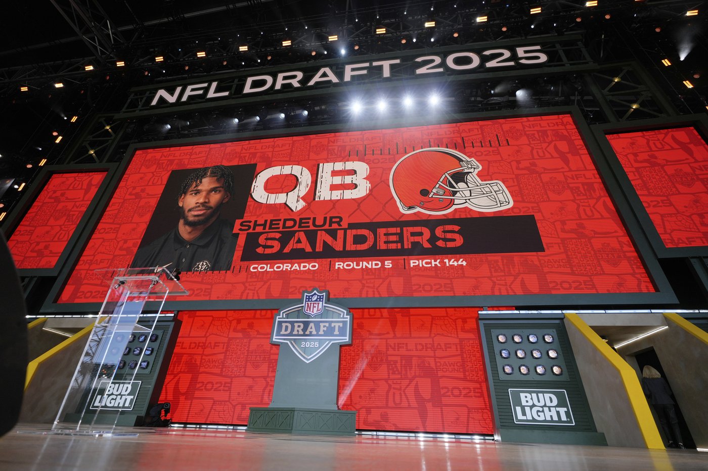Shedeur Sanders' long wait ends when Browns take him in the 5th round of the NFL draft | iNFOnews.ca