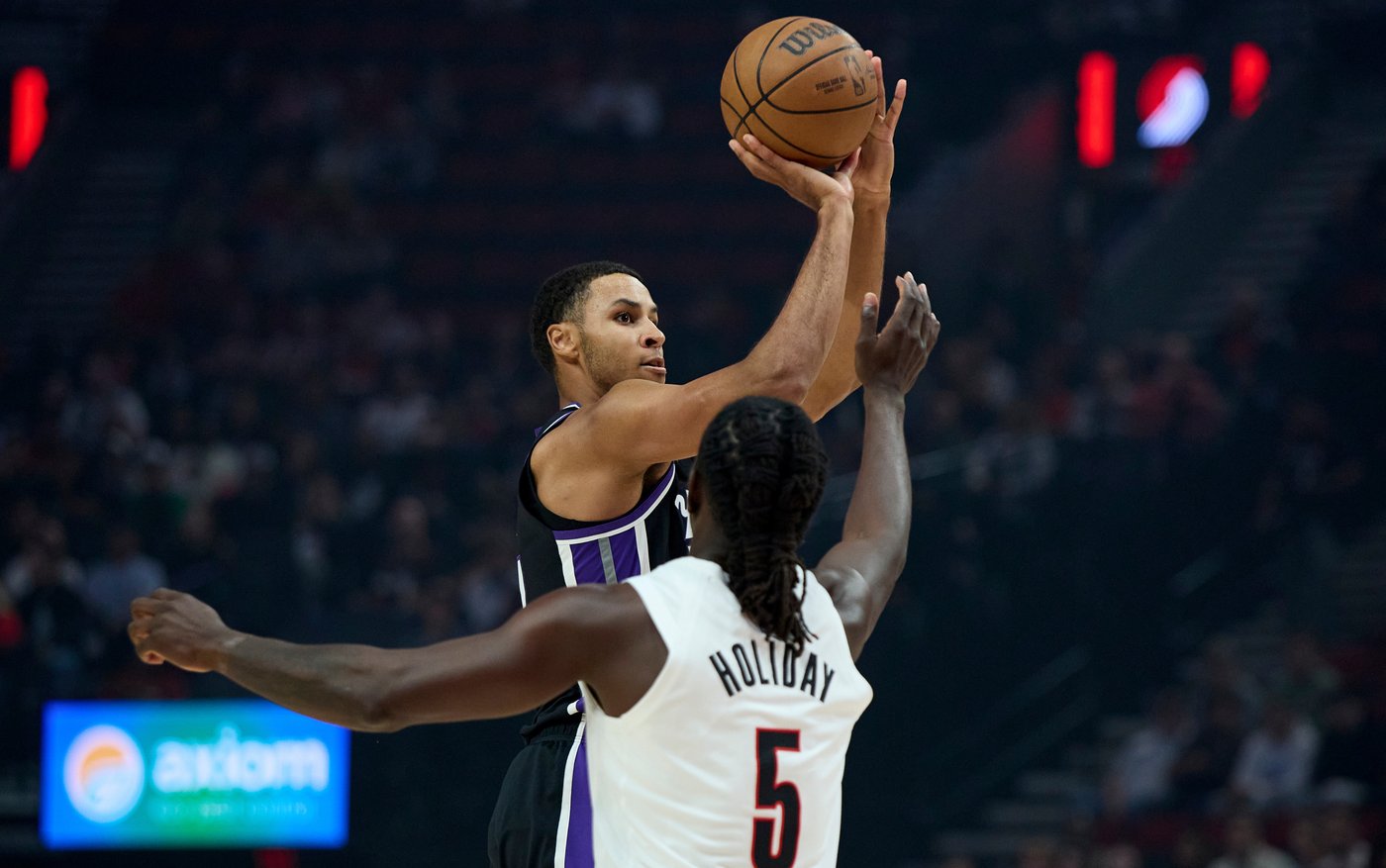 Kings forward Keegan Murray out for over a month with torn thumb ligament | iNFOnews.ca