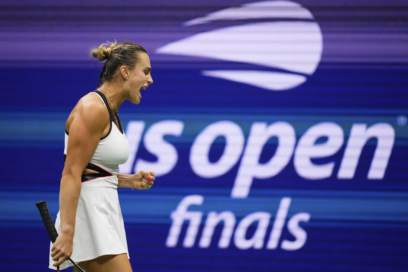 Sabalenka's Wuhan winning streak reaches 19 matches. Swiatek and Gauff also advance | iNFOnews.ca