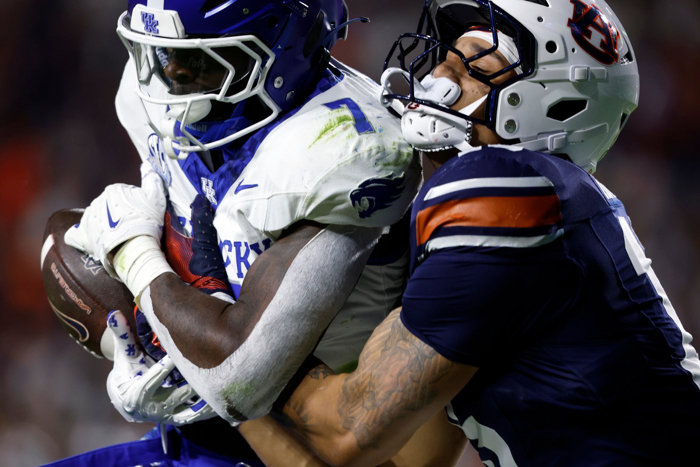 Kentucky notches 7 sacks in a 10-3 victory at Auburn for Wildcats' first SEC win | iNFOnews.ca Kentucky notches 7 sacks in a 10-3 victory at Auburn for Wildcats' first SEC win | iNFOnews.ca