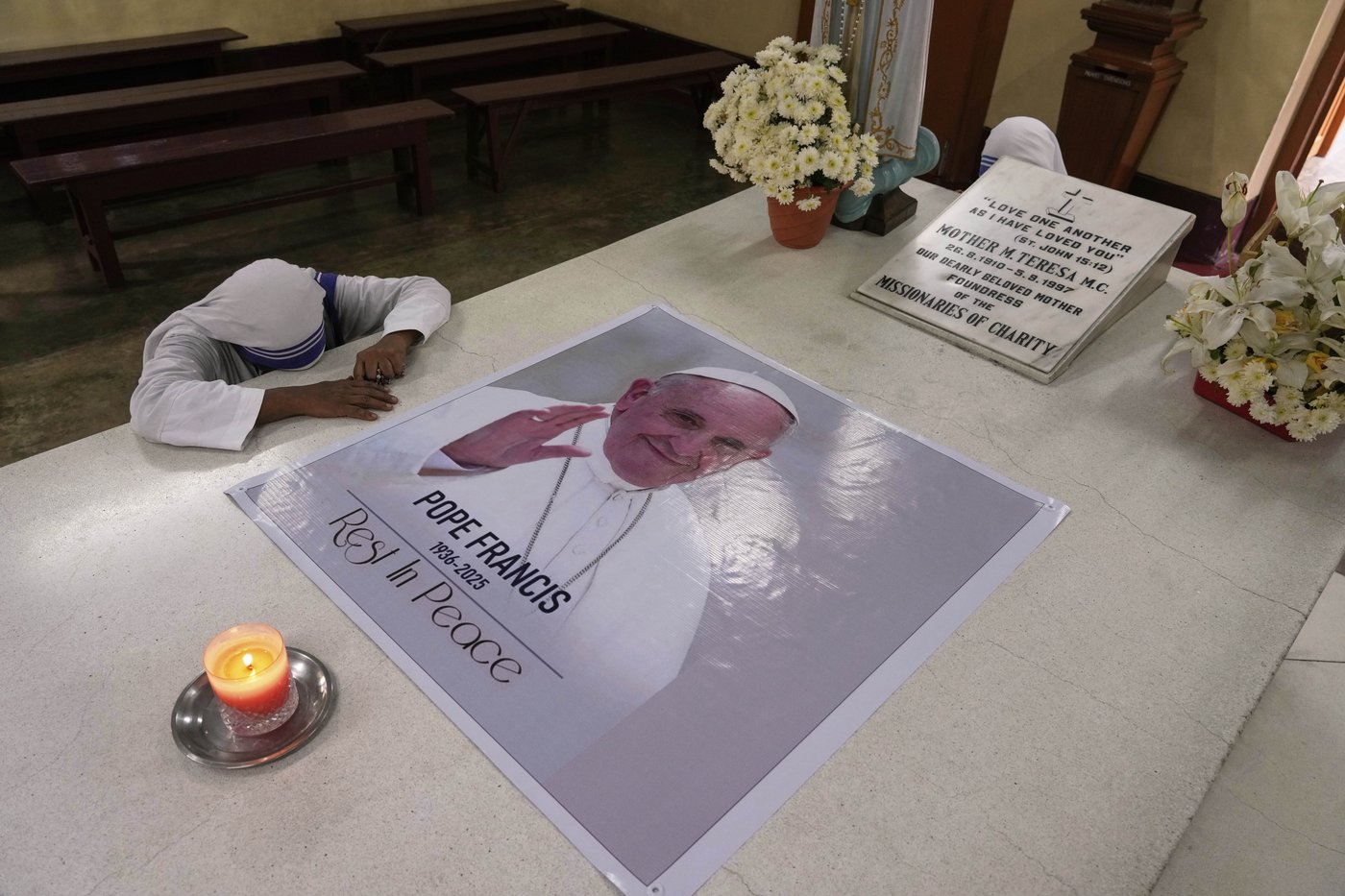 Pope Francis worried about greeting crowd in St. Peter's Square but was thankful he did, report says | iNFOnews.ca Pope Francis worried about greeting crowd in St. Peter's Square but was thankful he did, report says | iNFOnews.ca