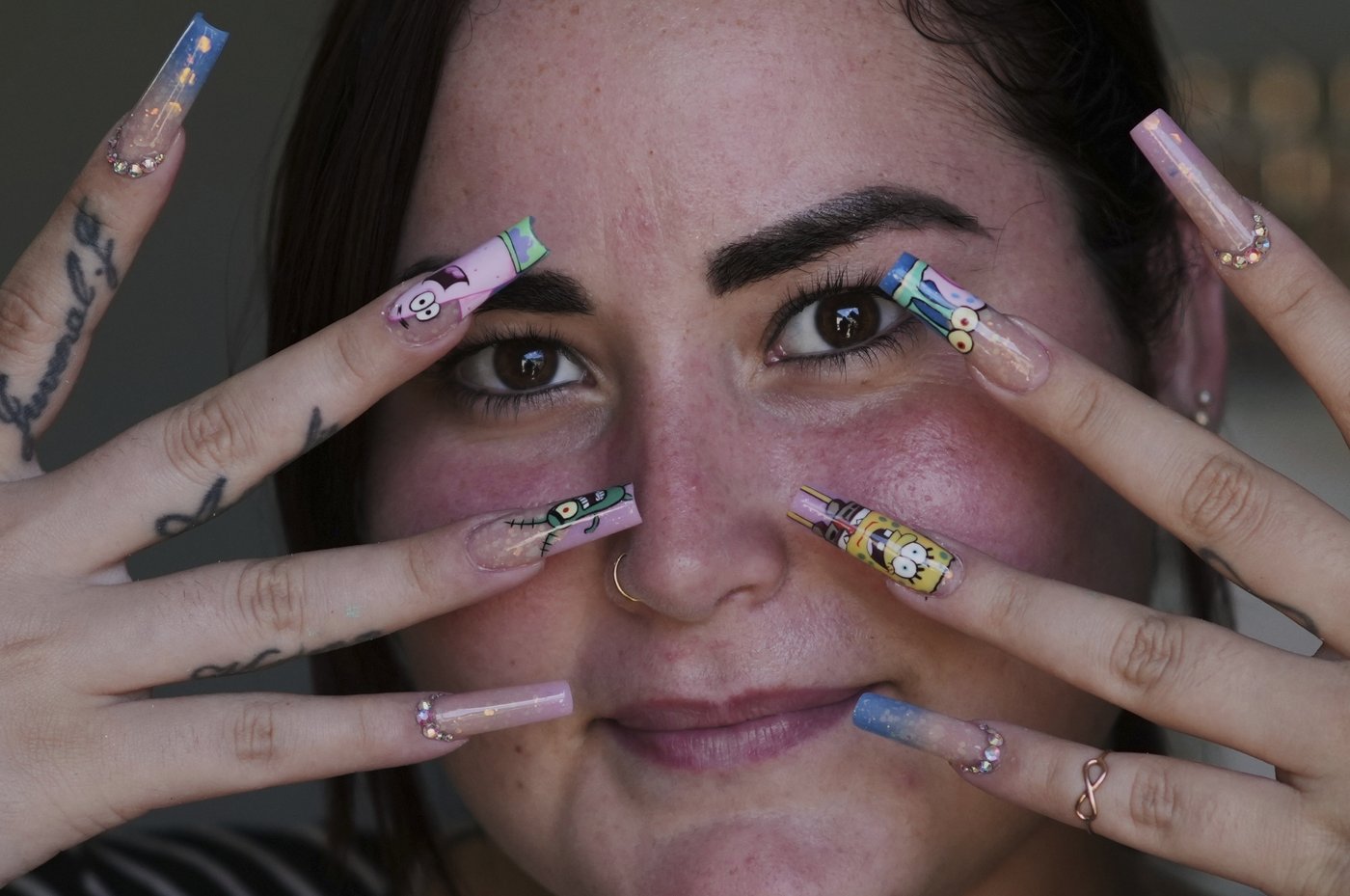 Cuban women embrace extravagant nail art despite economic hardships | iNFOnews.ca Cuban women embrace extravagant nail art despite economic hardships | iNFOnews.ca