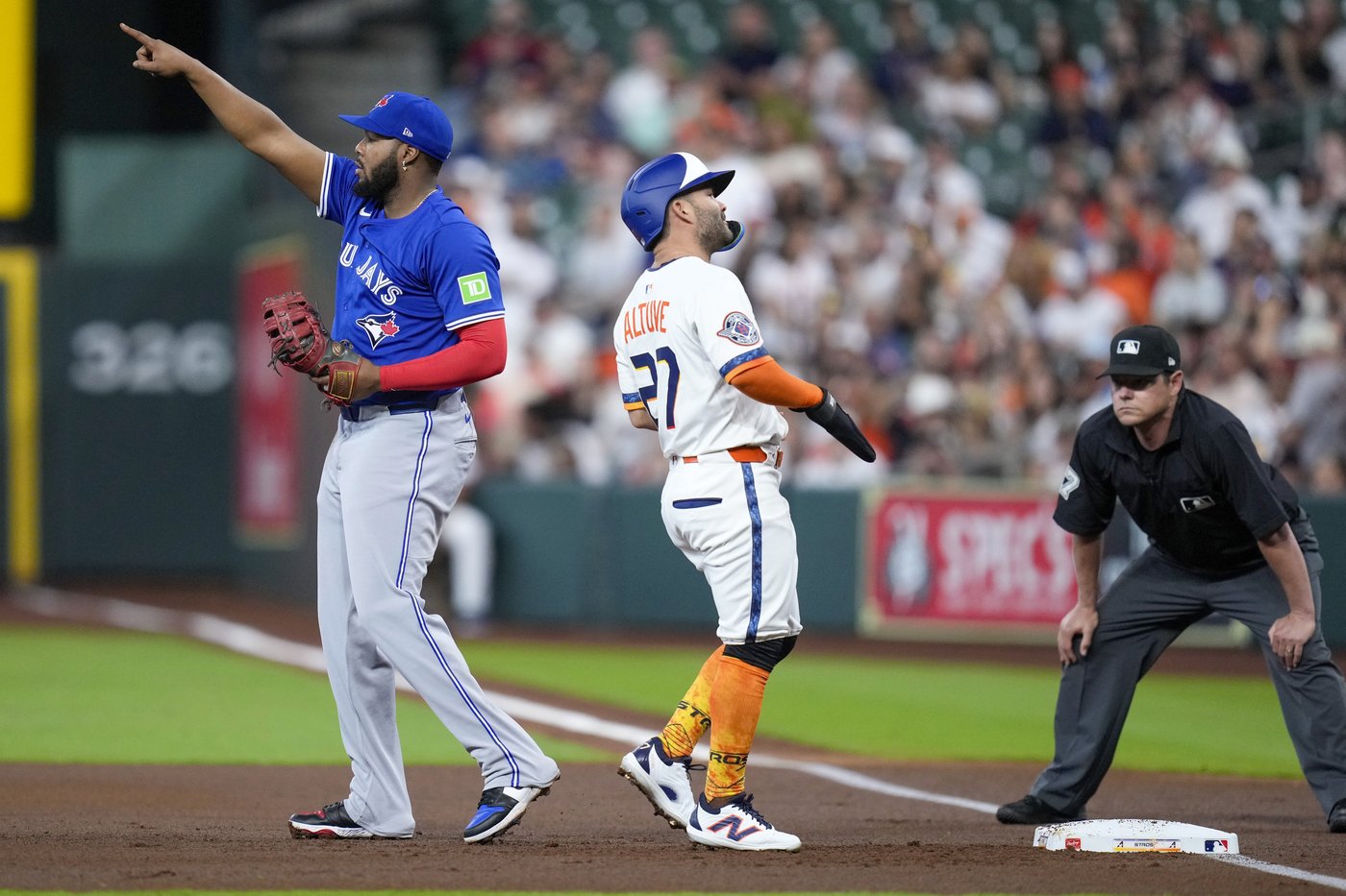 Hunter Brown stars as Astros shut down the Blue Jays 7-0 | iNFOnews.ca