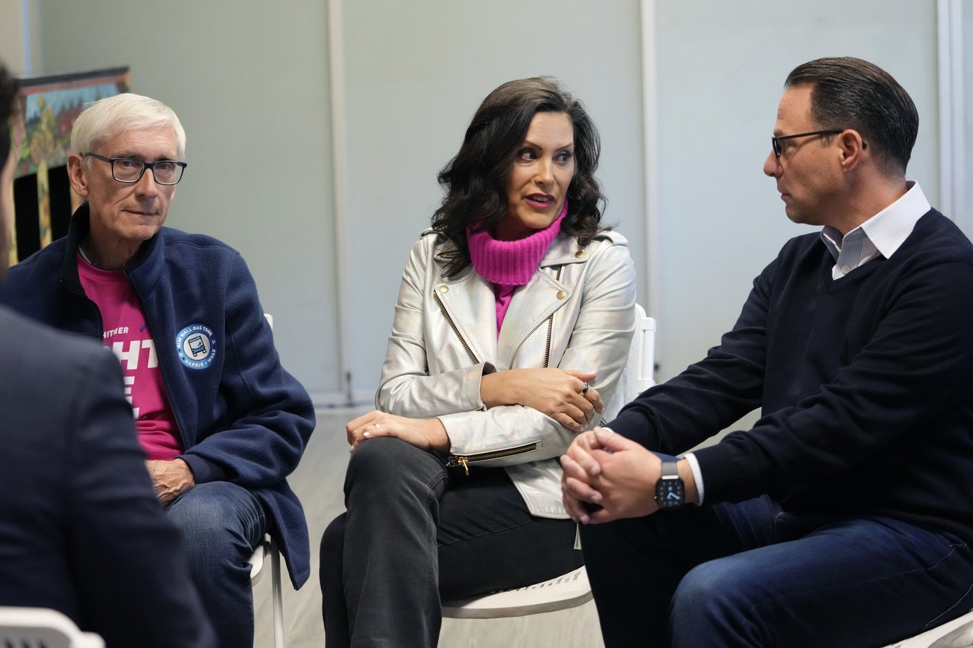 Amid worries that Democrats' blue wall may be cracking, governors hit the road for Kamala Harris | iNFOnews.ca