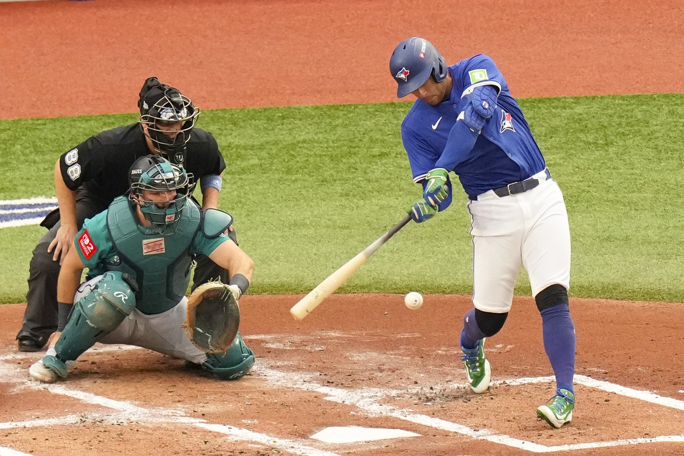 Blue Jays manager Schneider uses same batting order for Game 7 against Mariners | iNFOnews.ca