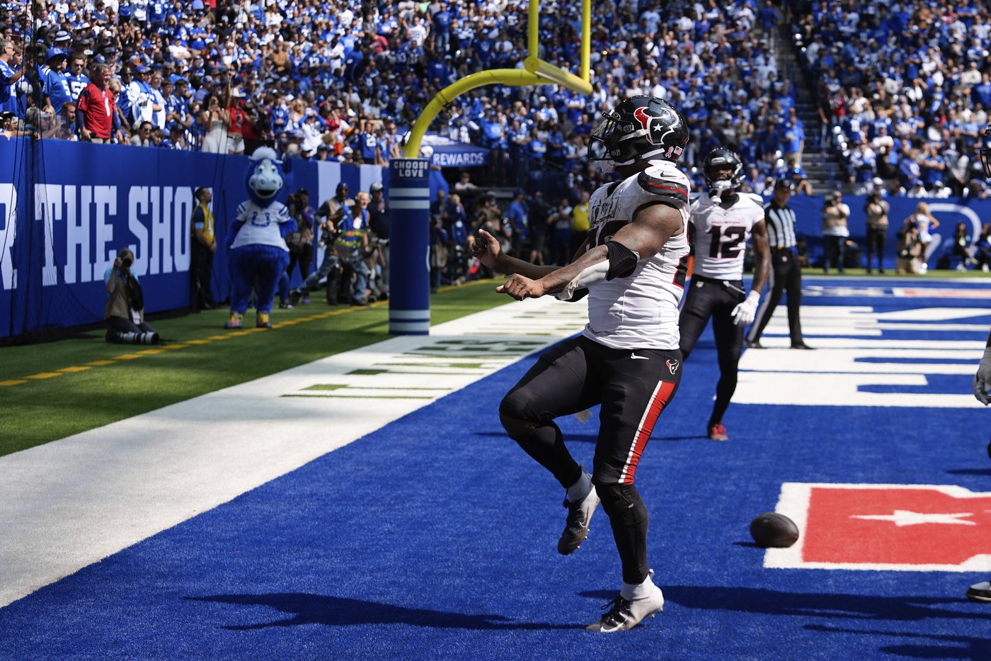 Texans running back Joe Mixon won't play Sunday against Vikings because of ankle injury | iNFOnews.ca Texans running back Joe Mixon won't play Sunday against Vikings because of ankle injury | iNFOnews.ca