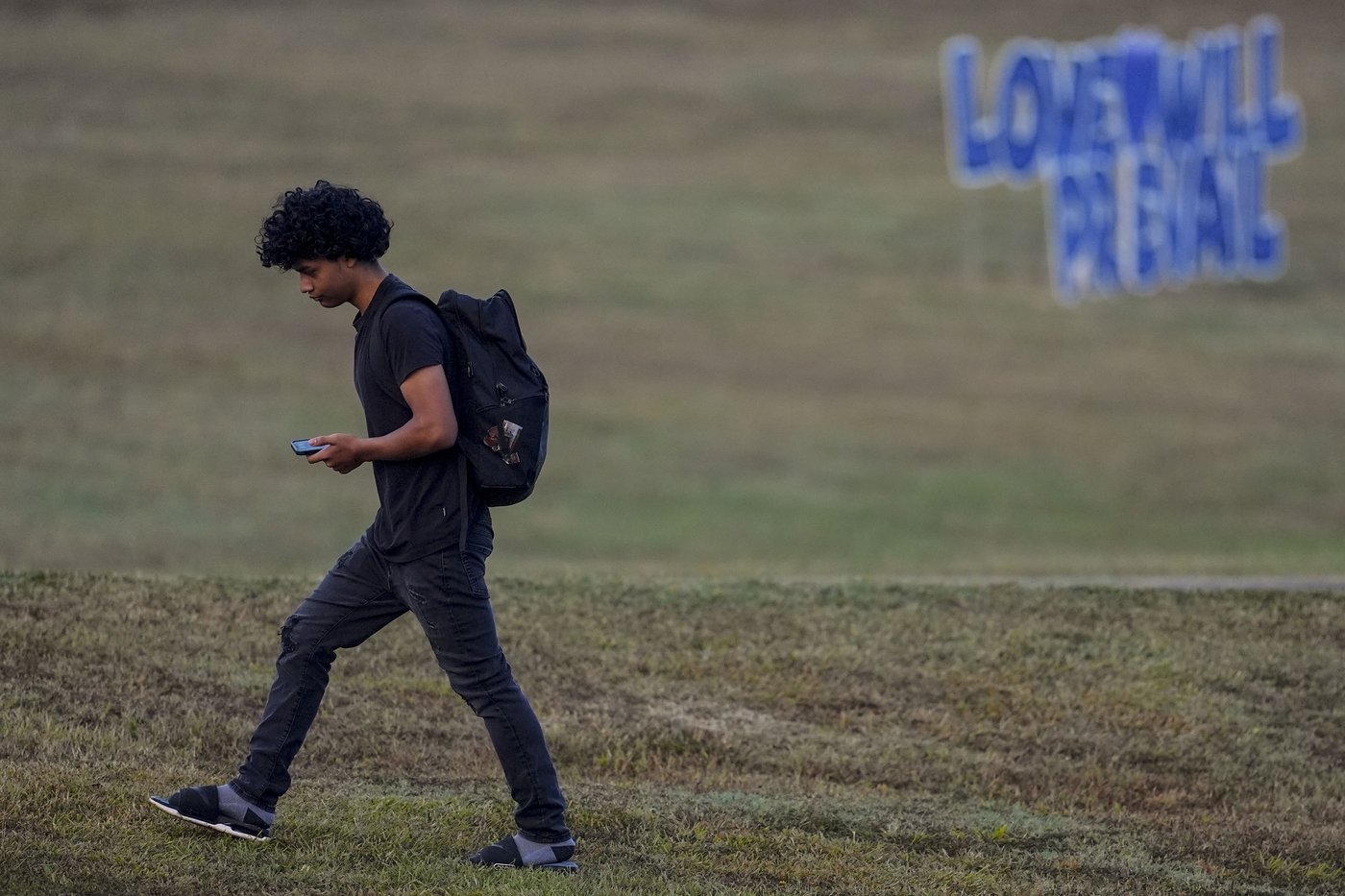 Weeks after a school shooting, students return for classes at Apalachee High School | iNFOnews.ca