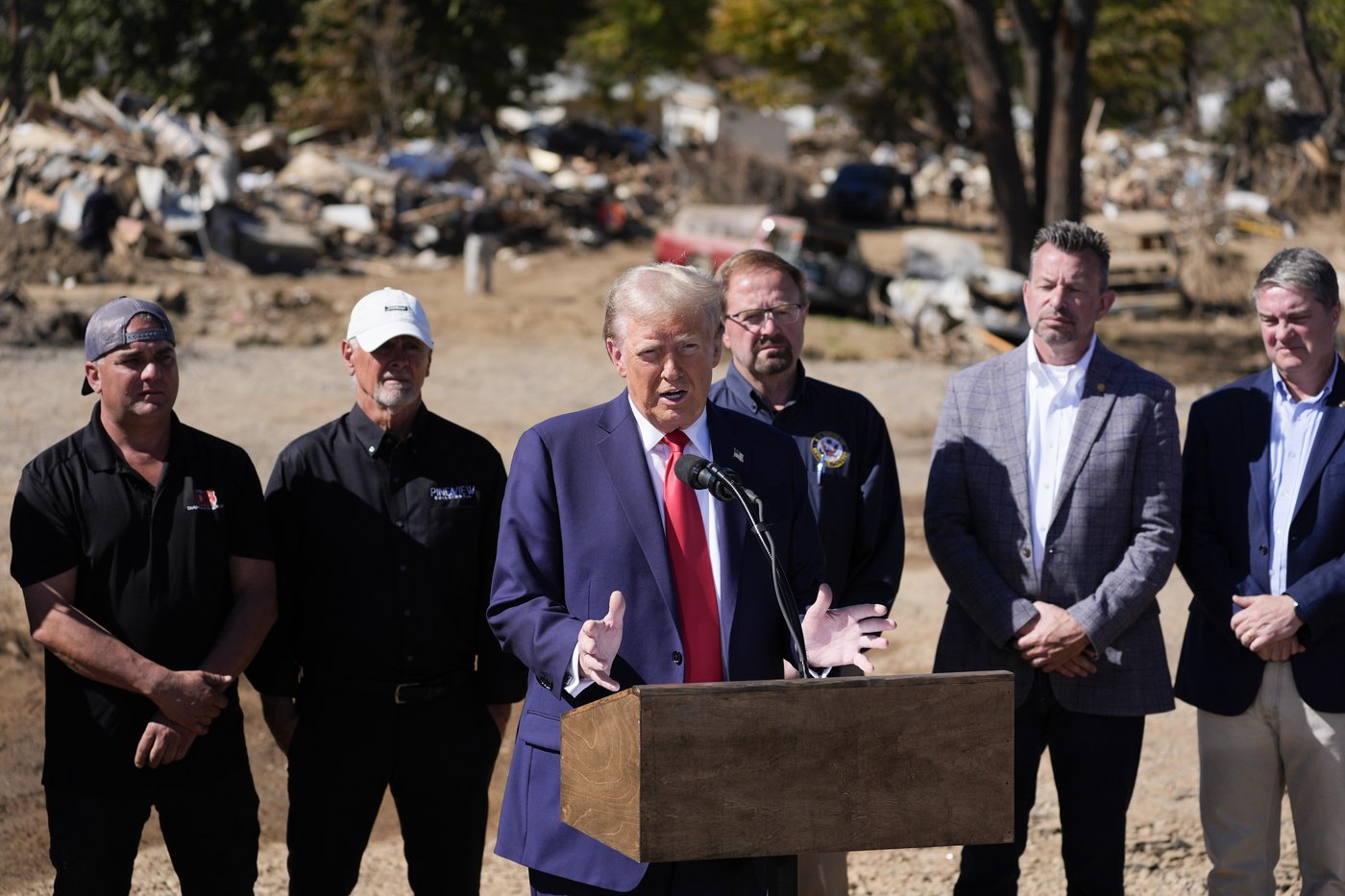 Trump makes more debunked claims about FEMA as he surveys storm damage in North Carolina | iNFOnews.ca Trump makes more debunked claims about FEMA as he surveys storm damage in North Carolina | iNFOnews.ca