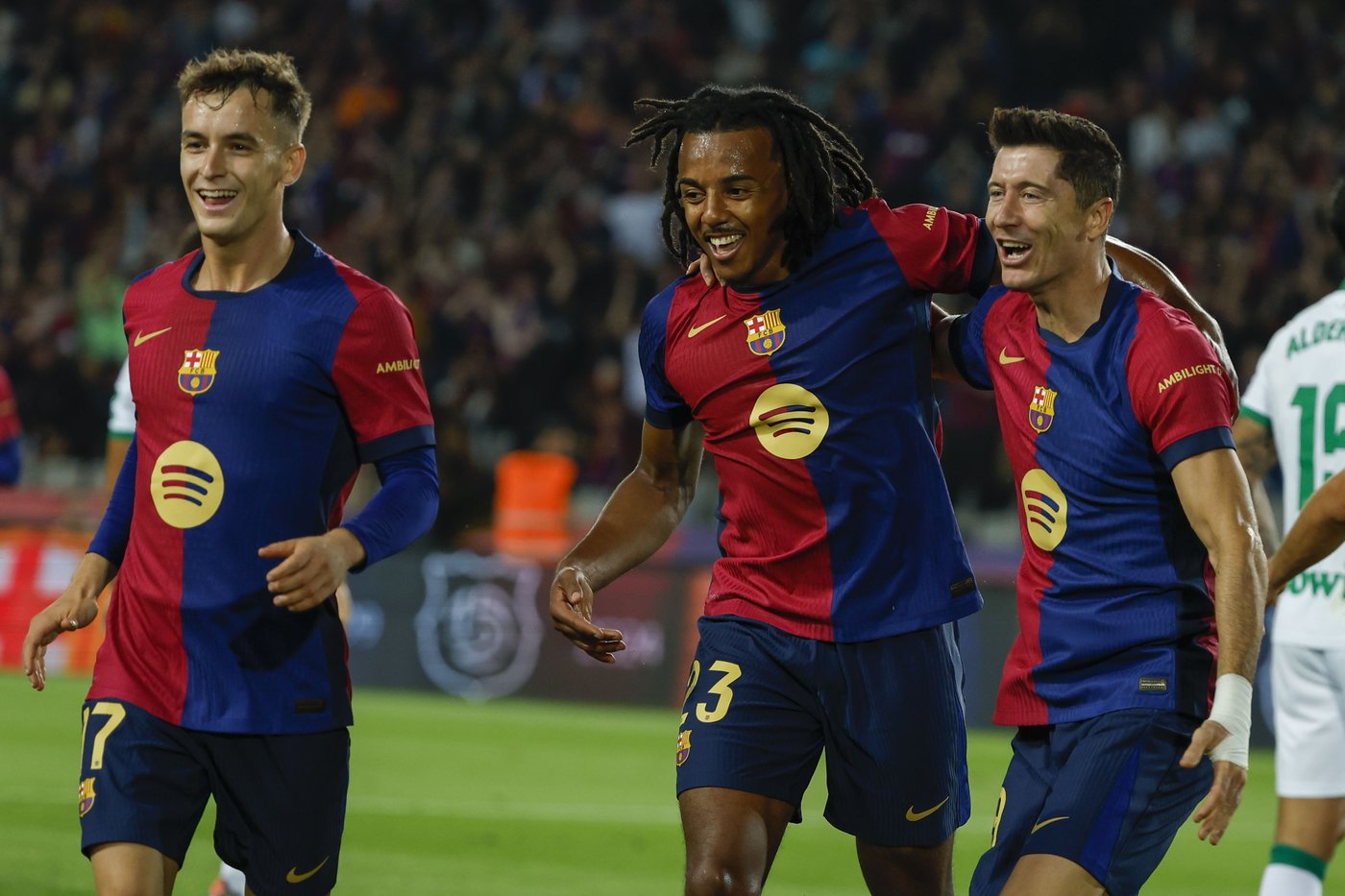 Lewandowski scores his 7th goal to give Barcelona its 7th straight win in Spanish league | iNFOnews.ca
