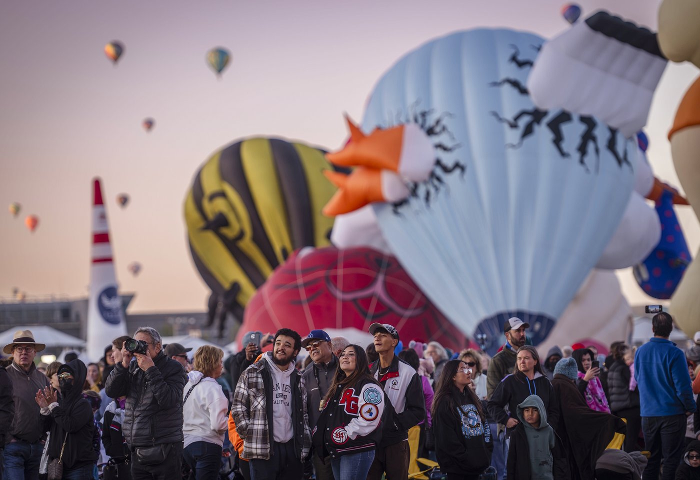 Not exactly smooth sailing at the 52nd Albuquerque balloon fiesta after 4 incidents | iNFOnews.ca Not exactly smooth sailing at the 52nd Albuquerque balloon fiesta after 4 incidents | iNFOnews.ca